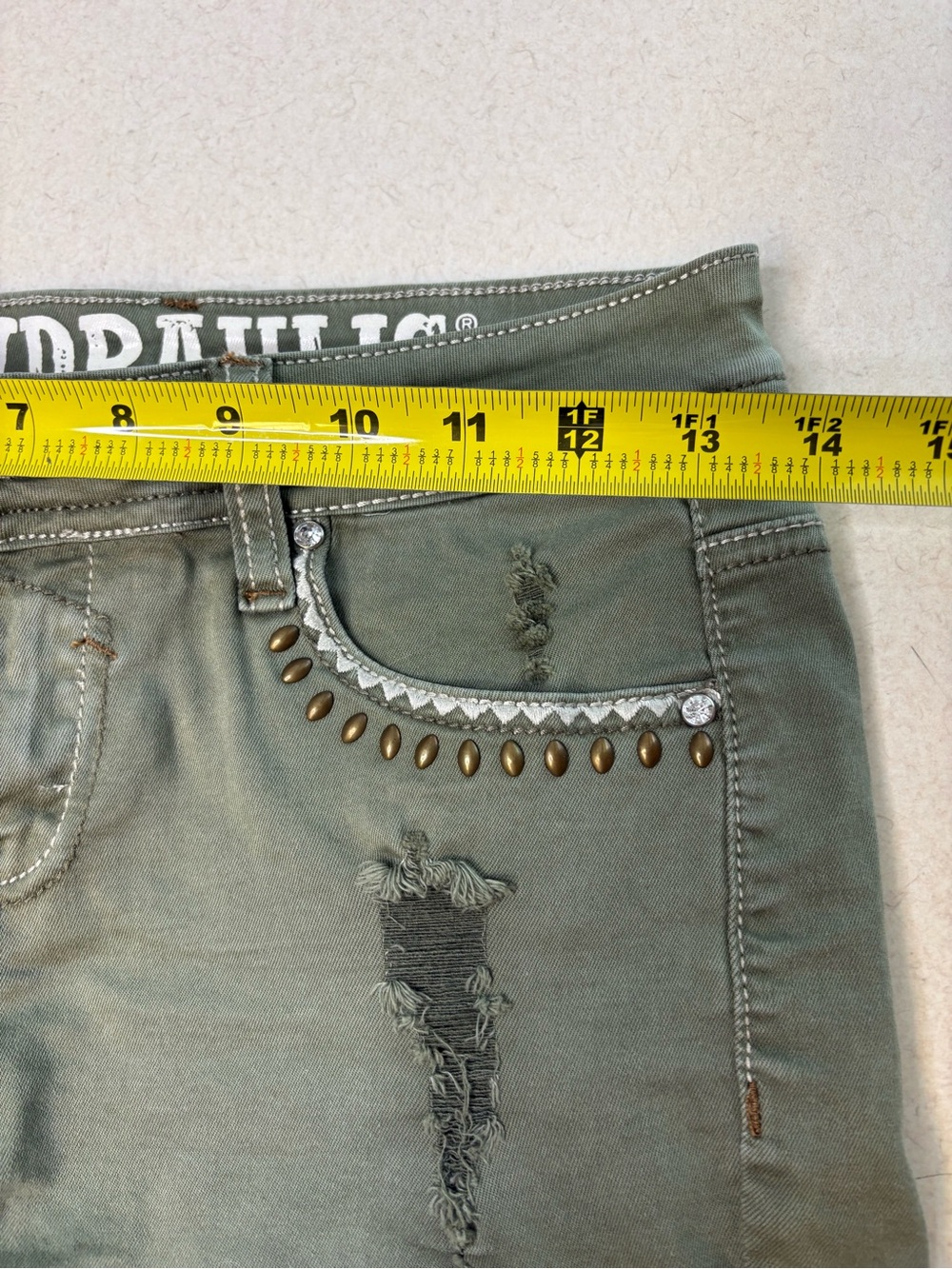 Women’s 2 Pair Hydraulic Brand Denim Shorts Size 3/4 - Picture 7 of 16